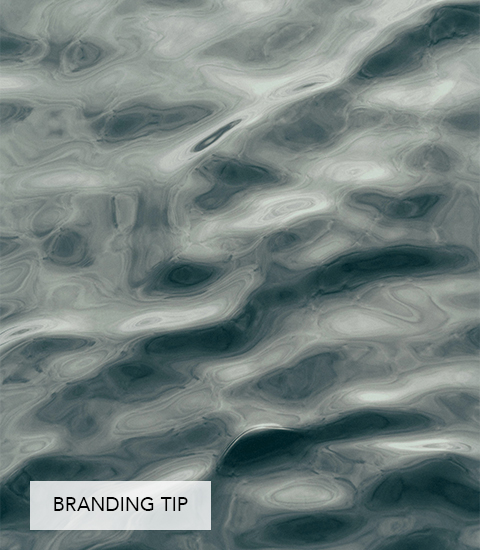 Wasseroberfläche mit leichten Wellen